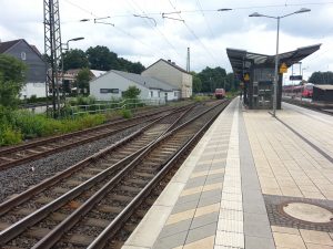 Die Bahnstation / der Bahnhof Stadtallendorf.